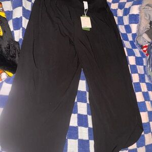 HALARA Black Ankle & Cropped Pants Breezeful